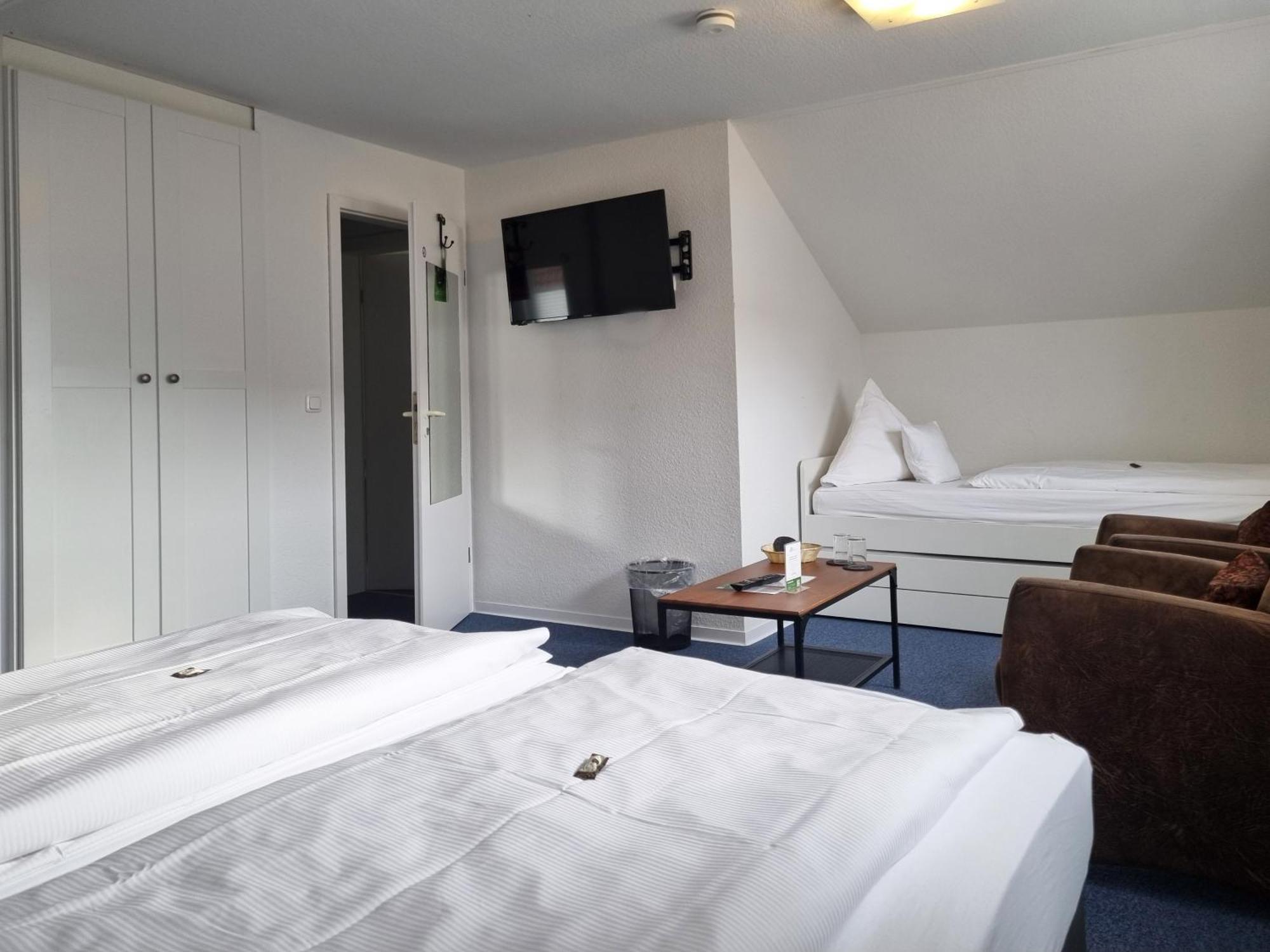 Hotel Dat Greune Eck Soltau Buitenkant foto