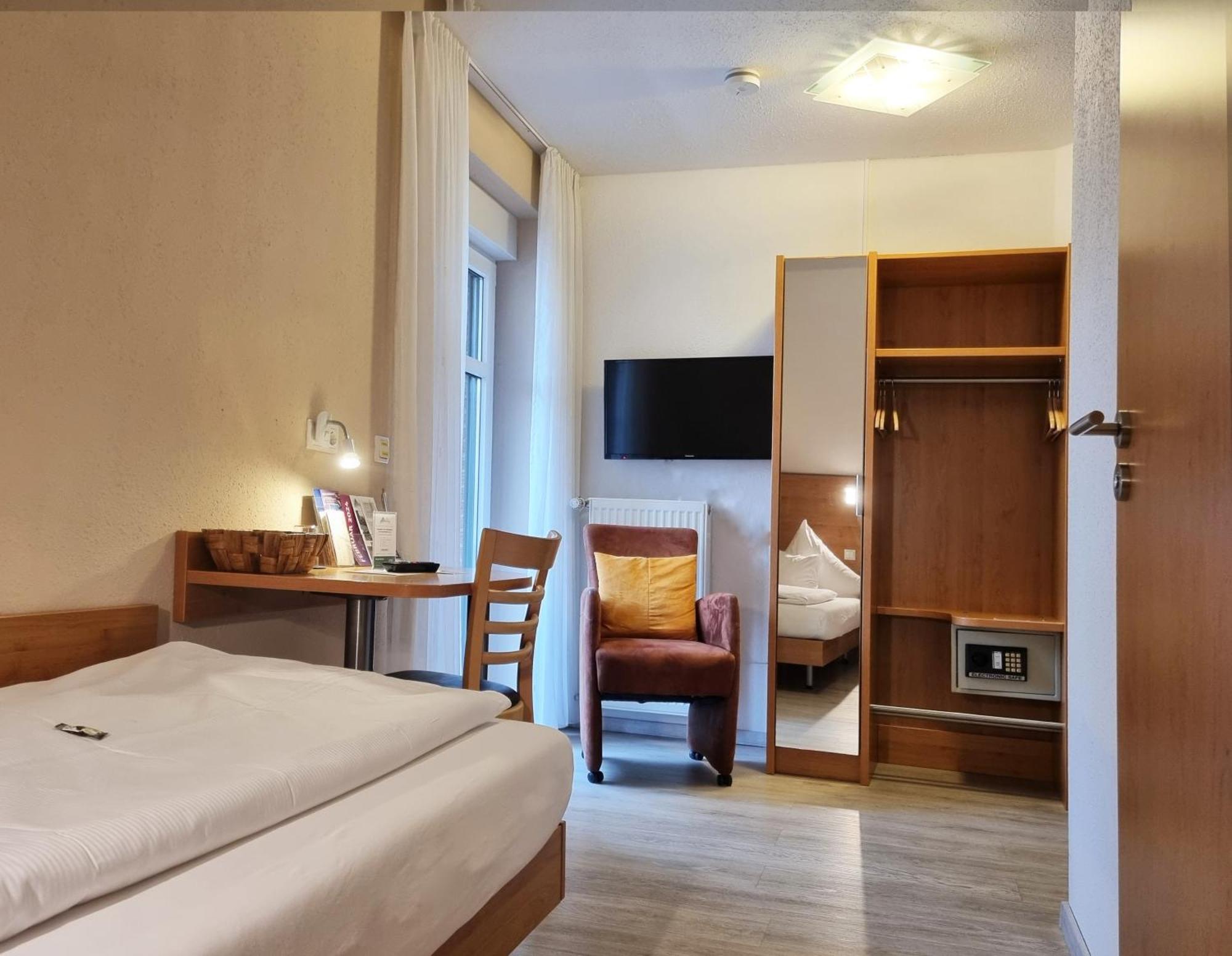 Hotel Dat Greune Eck Soltau Buitenkant foto